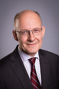 Dr. Nikolaus Buchta